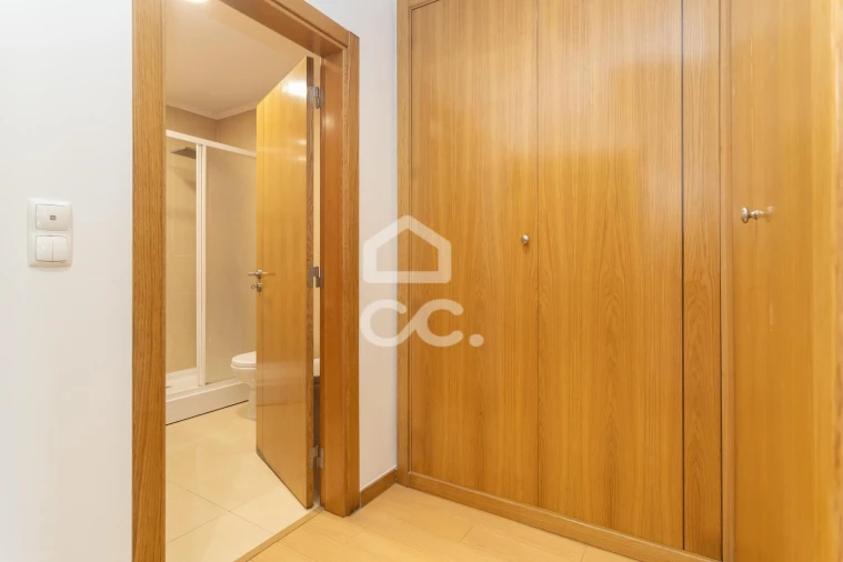 Apartamento T2 para Venda em Ramada e Caneças Foto 38