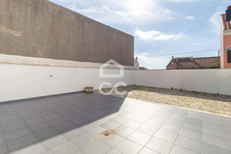 Apartamento T2 para Venda em Ramada e Caneças Foto 29