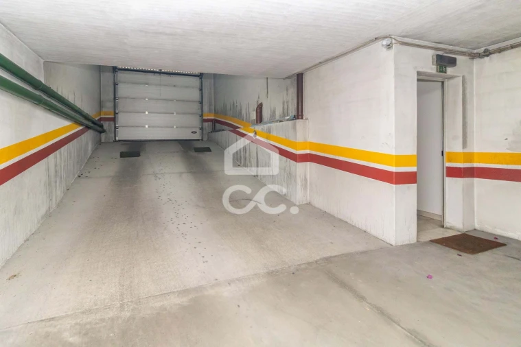 Apartamento T2 para Venda em Ramada e Caneças Foto 46