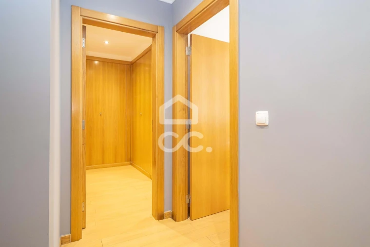 Apartamento T2 para Venda em Ramada e Caneças Foto 25