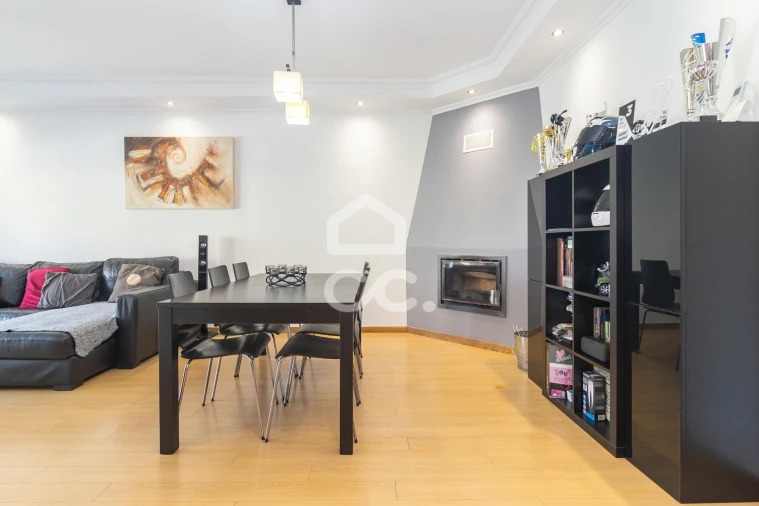 Apartamento T2 para Venda em Ramada e Caneças Foto 4