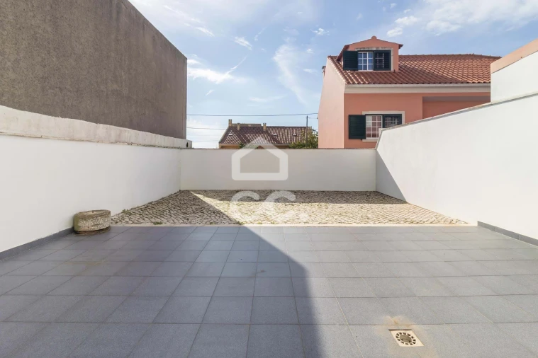 Apartamento T2 para Venda em Ramada e Caneças Foto 31