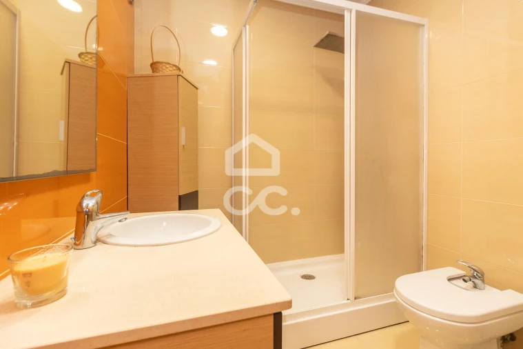 Apartamento T2 para Venda em Ramada e Caneças Foto 40