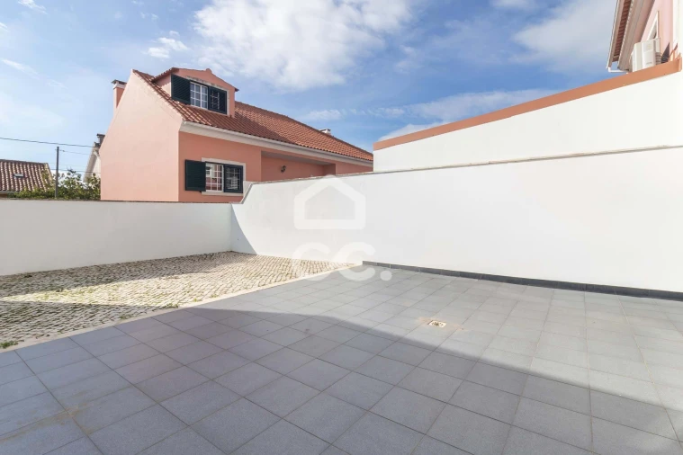 Apartamento T2 para Venda em Ramada e Caneças Foto 30