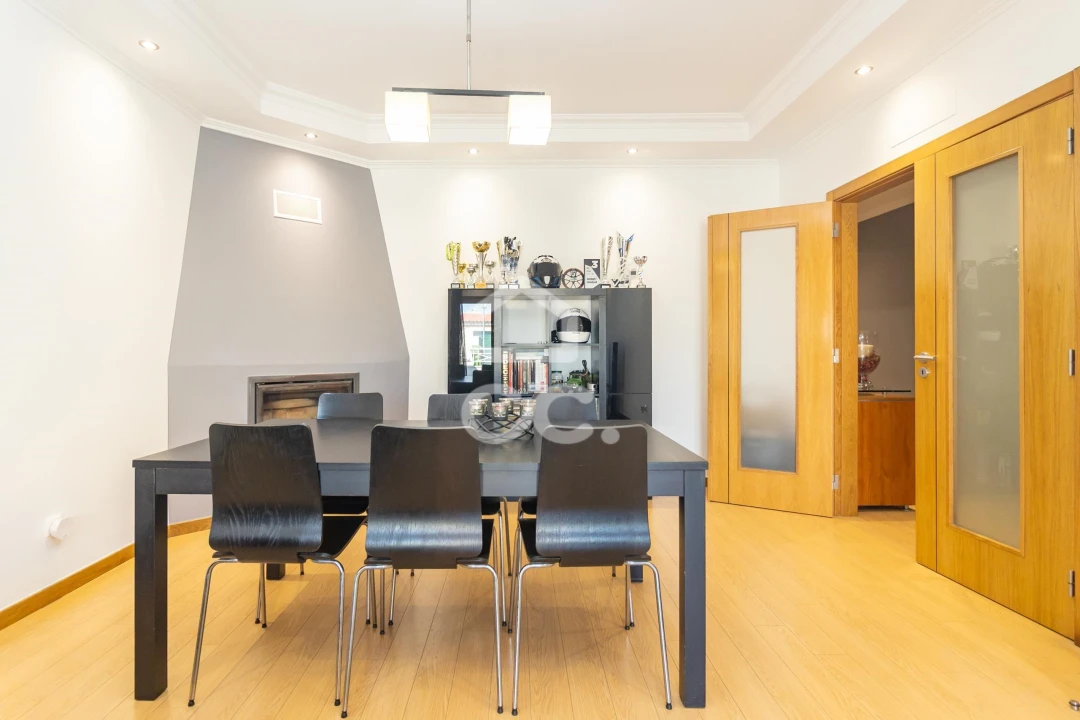 Apartamento T2 para Venda em Ramada e Caneças Foto 6