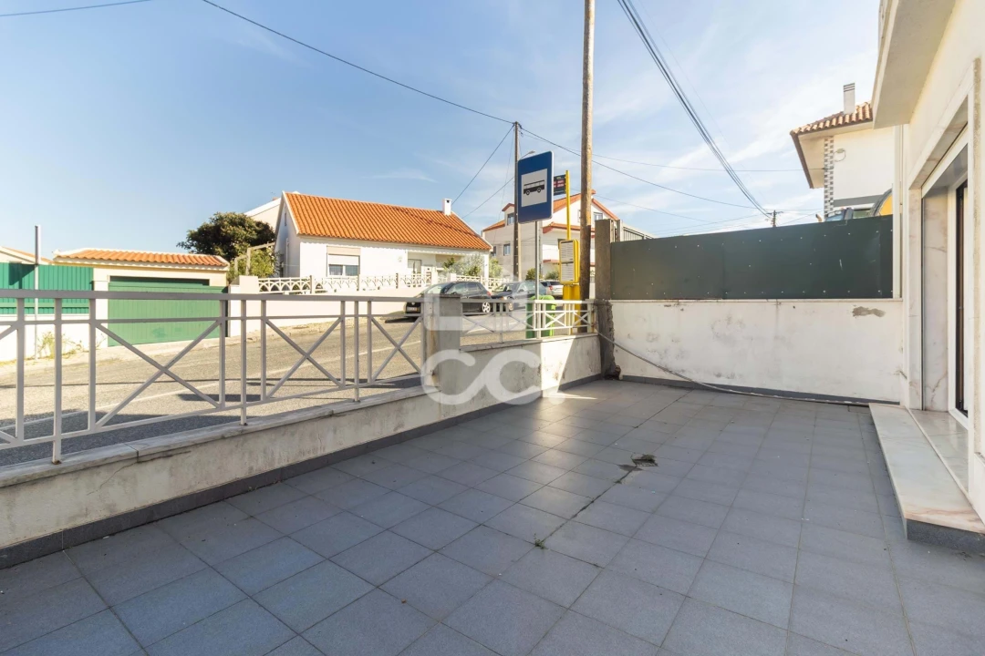 Apartamento T2 para Venda em Ramada e Caneças Foto 14