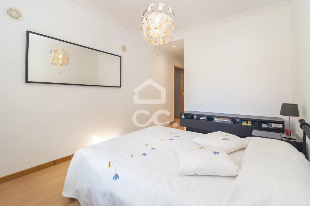 Apartamento T2 para Venda em Ramada e Caneças Foto 37