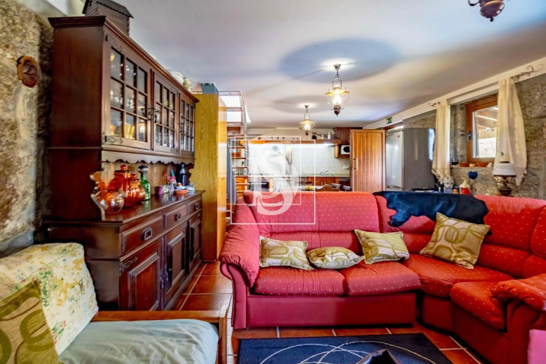 Apartamento T4 para Venda em Santa Cruz do Douro e São Tomé de Covelas Foto 11