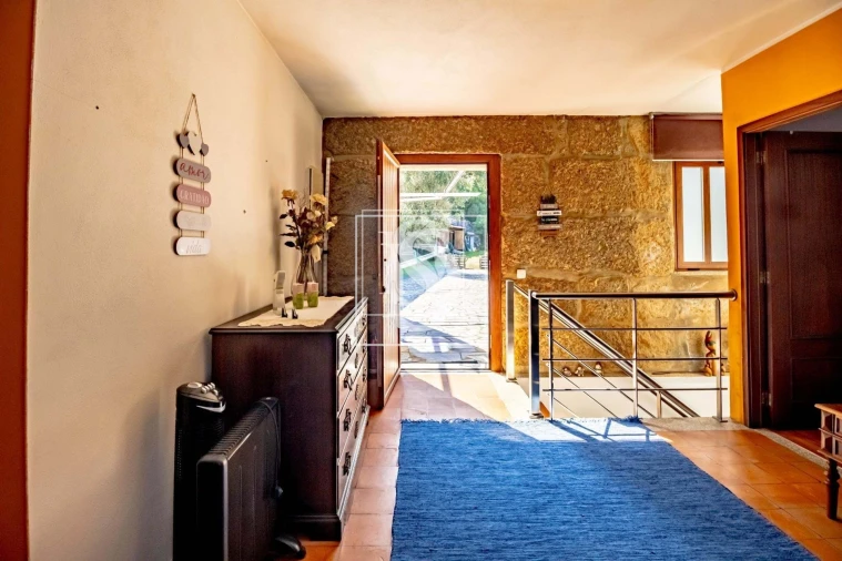 Apartamento T4 para Venda em Santa Cruz do Douro e São Tomé de Covelas Foto 12