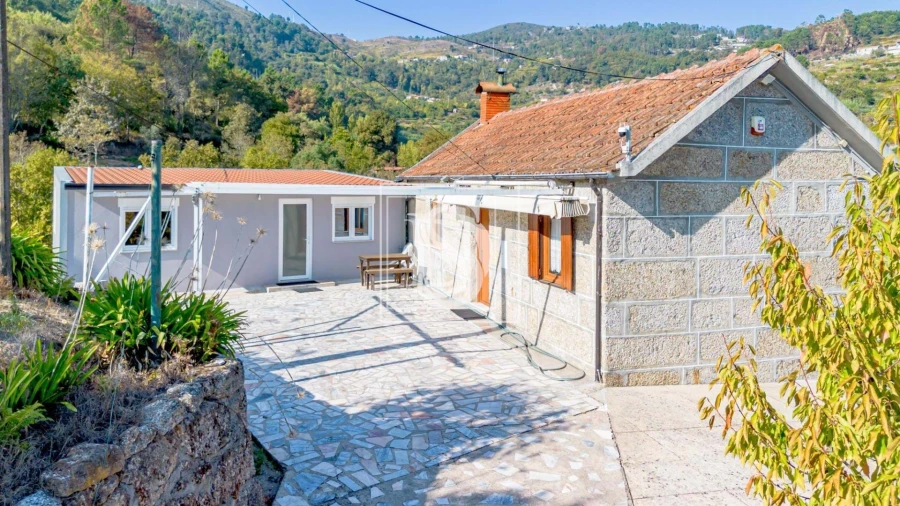 Apartamento T4 para Venda em Santa Cruz do Douro e São Tomé de Covelas Foto 18