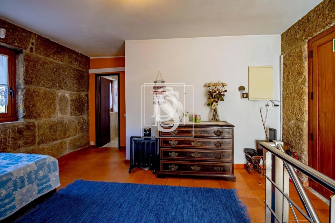 Apartamento T4 para Venda em Santa Cruz do Douro e São Tomé de Covelas Foto 30