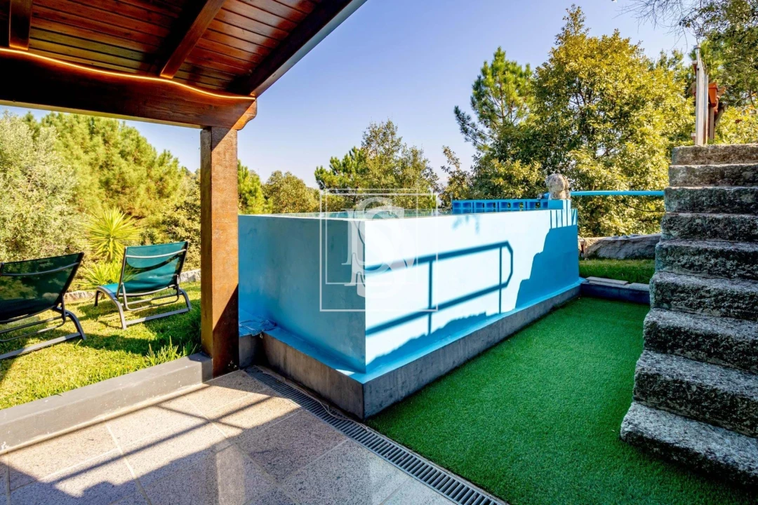 Apartamento T4 para Venda em Santa Cruz do Douro e São Tomé de Covelas Foto 7