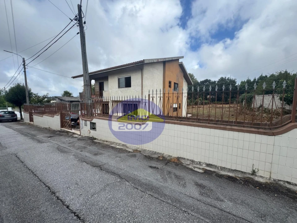 Moradia T3 para Venda em Santa Maria de Lamas Foto 2