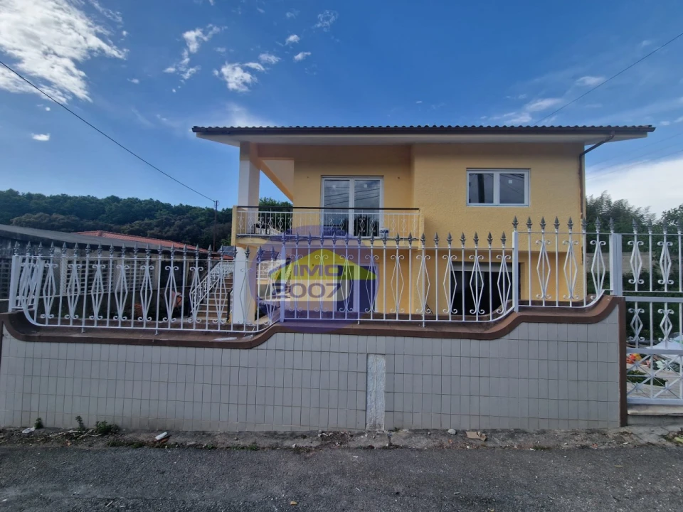 Moradia T3 para Venda em Santa Maria de Lamas Foto 1
