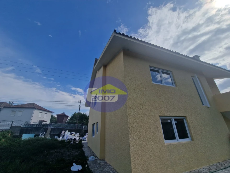 Moradia T3 para Venda em Santa Maria de Lamas Foto 17