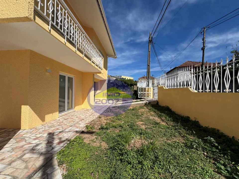 Moradia T3 para Venda em Santa Maria de Lamas Foto 37