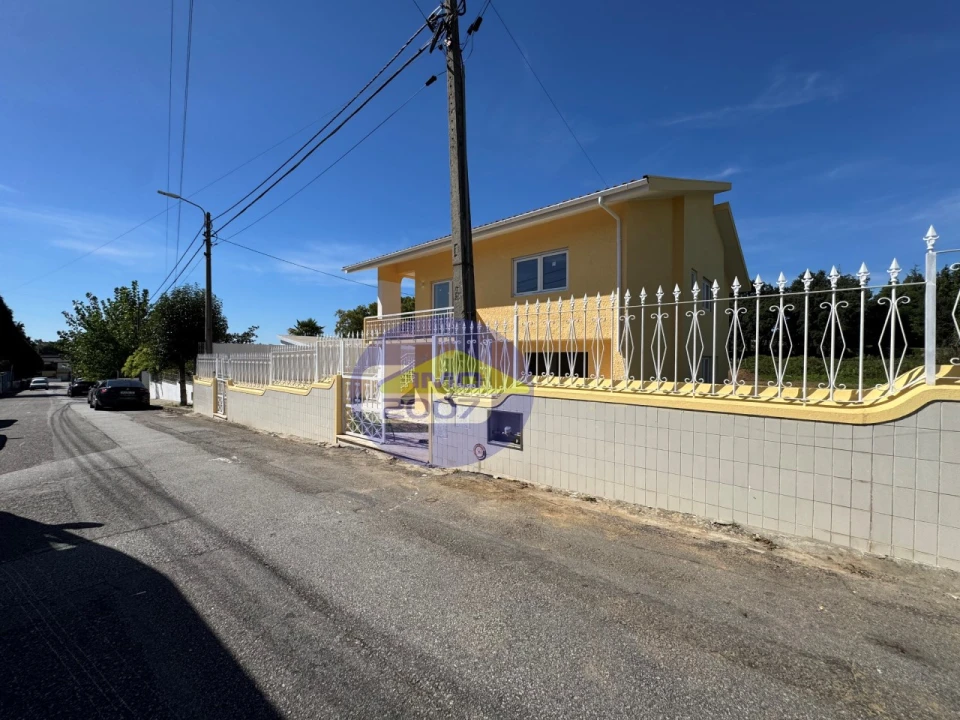 Moradia T3 para Venda em Santa Maria de Lamas Foto 40