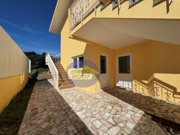 Moradia T3 para Venda em Santa Maria de Lamas