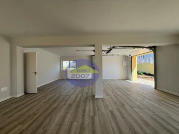 Moradia T3 para Venda em Santa Maria de Lamas