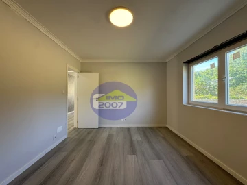 Moradia T3 para Venda em Santa Maria de Lamas