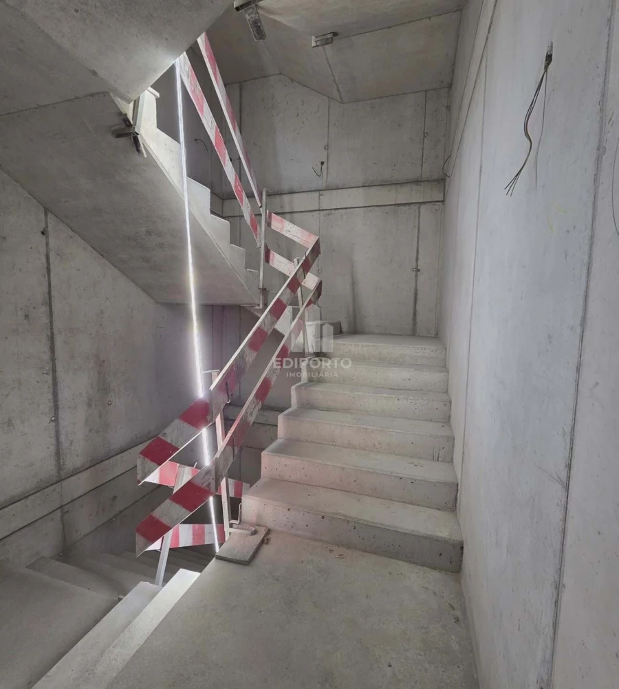 Apartamento T2 para Venda em Lordelo do Ouro e Massarelos Foto 45