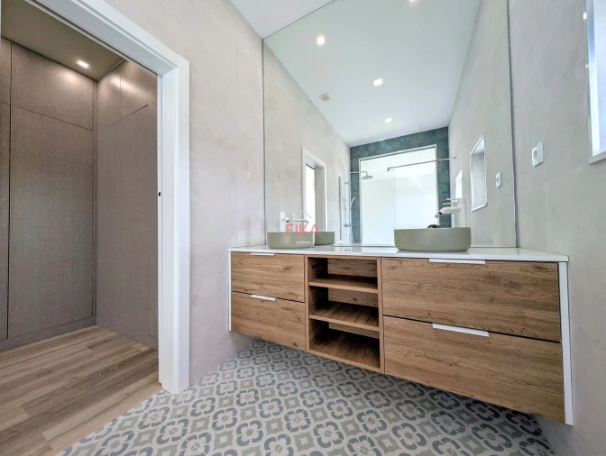 Apartamento T2 para Venda em Caparica e Trafaria Foto 34