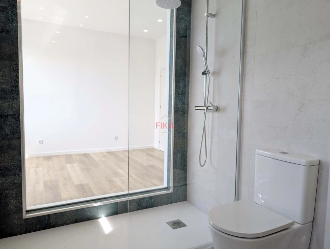 Apartamento T2 para Venda em Caparica e Trafaria Foto 36