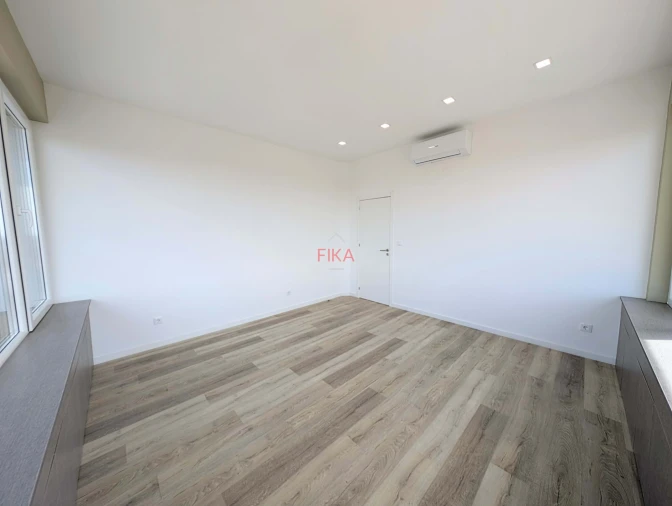 Apartamento T2 para Venda em Caparica e Trafaria Foto 17