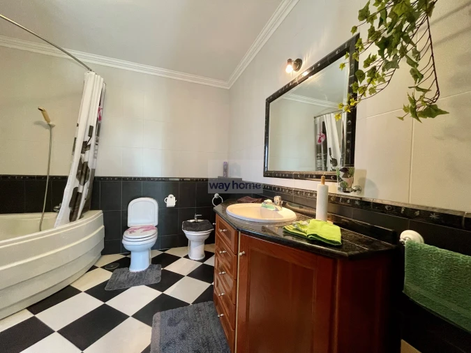 Moradia T4 para Venda em Santa Barbara Foto 18