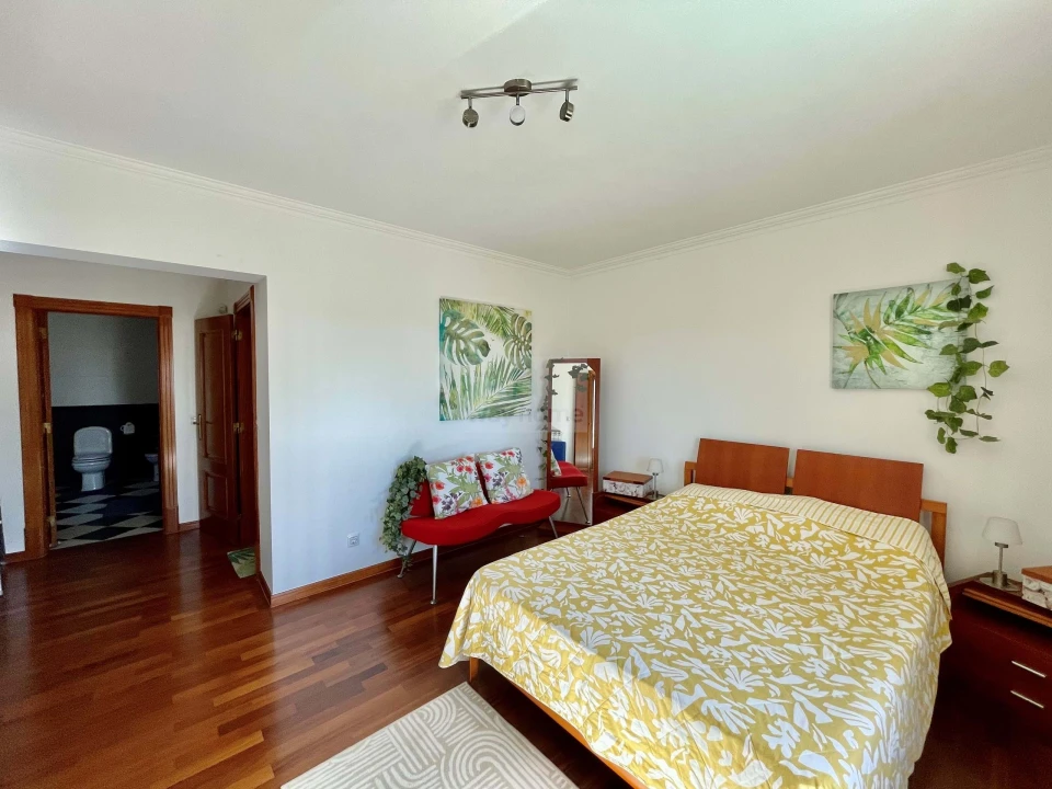 Moradia T4 para Venda em Santa Barbara Foto 13