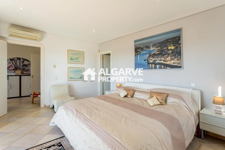 Moradia T4 para Venda em Loule (São Sebastião) Foto 15