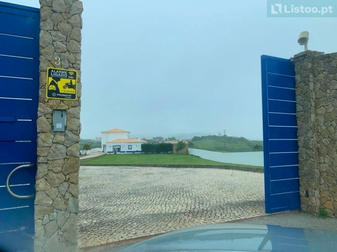 Moradia T4 para Venda em Encarnação Foto 15