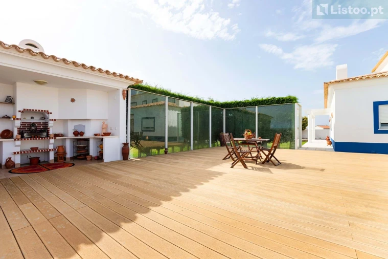 Moradia T4 para Venda em Encarnação Foto 23