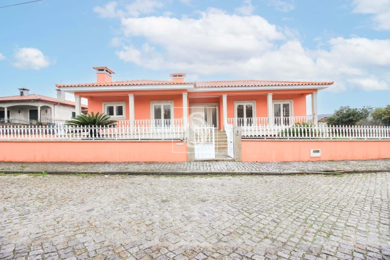 Moradia T3 para Venda em Nine Foto 49