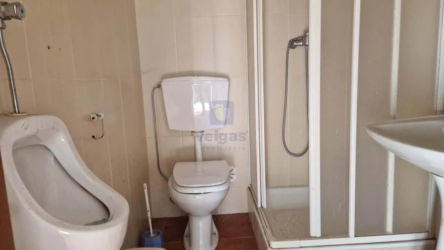 Armazém para Venda em Arrabal Foto 10