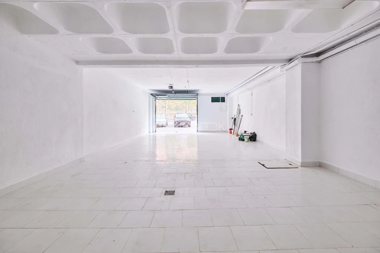 Armazém para Venda em Massamá e Monte Abraão Foto 6