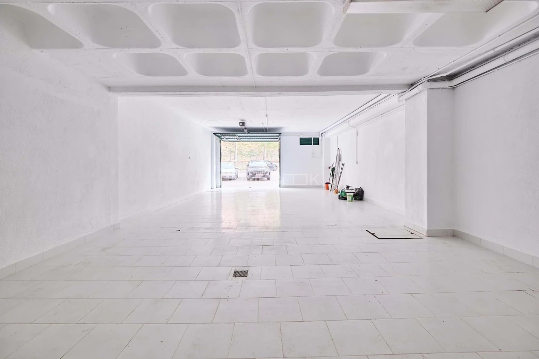 Armazém para Venda em Massamá e Monte Abraão Foto 6