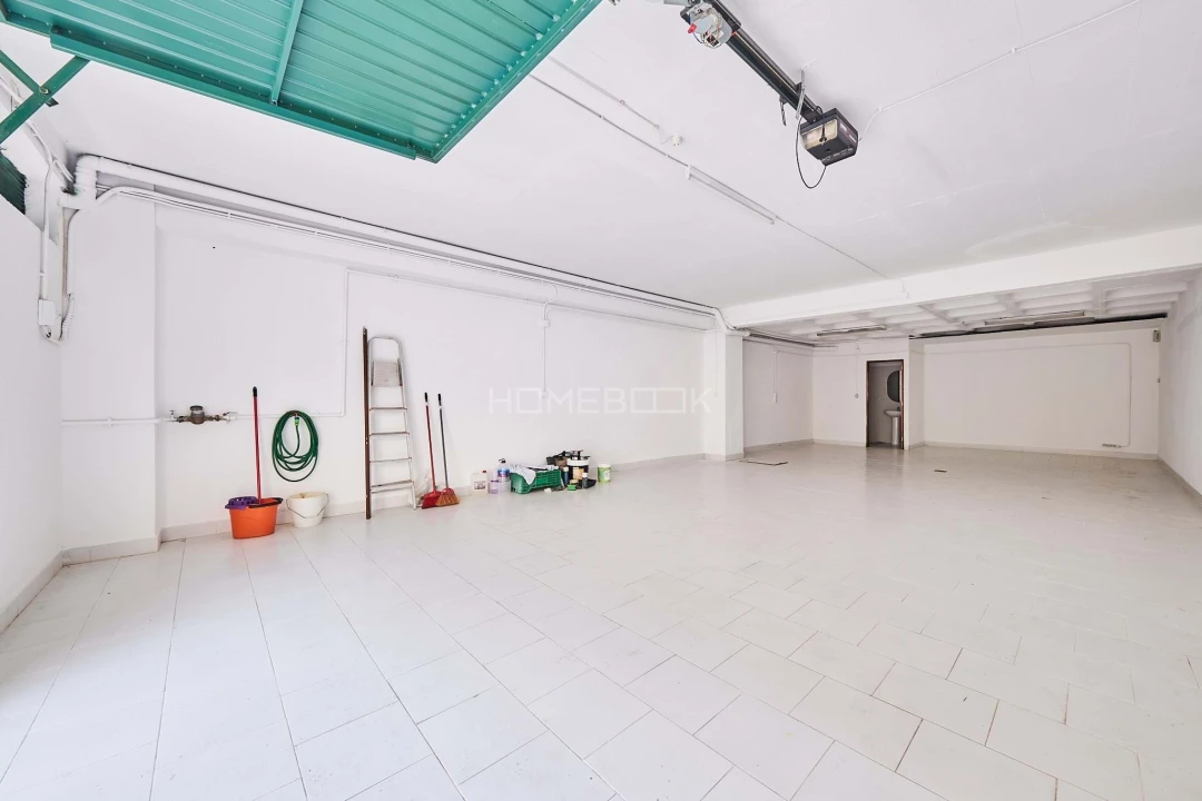 Armazém para Venda em Massamá e Monte Abraão Foto 1