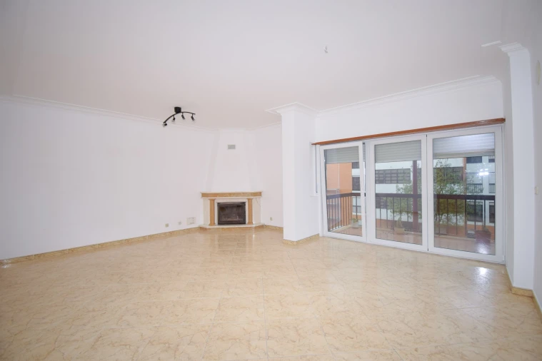 Apartamento T1 para Arrendamento em Porto Salvo