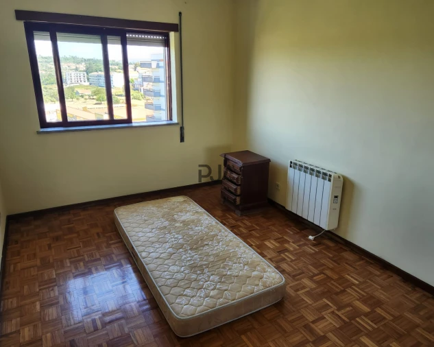 Apartamento T3 para Arrendamento em Mangualde, Mesquitela e Cunha Alta Foto 6