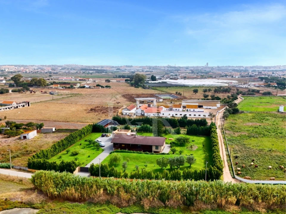 Moradia T3 para Venda em Sarilhos Grandes Foto 53