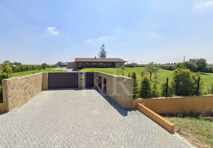 Moradia T3 para Venda em Sarilhos Grandes Foto 49