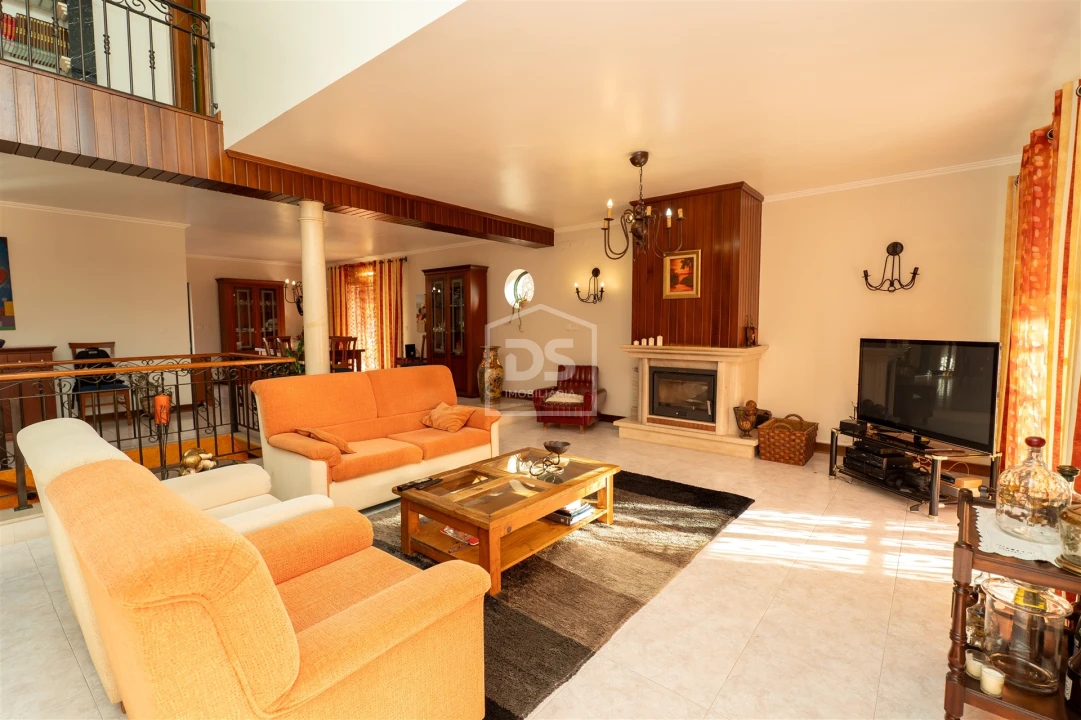 Moradia T4 para Venda em Maceira Foto 7