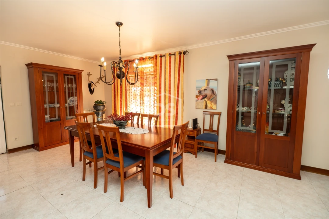 Moradia T4 para Venda em Maceira Foto 9