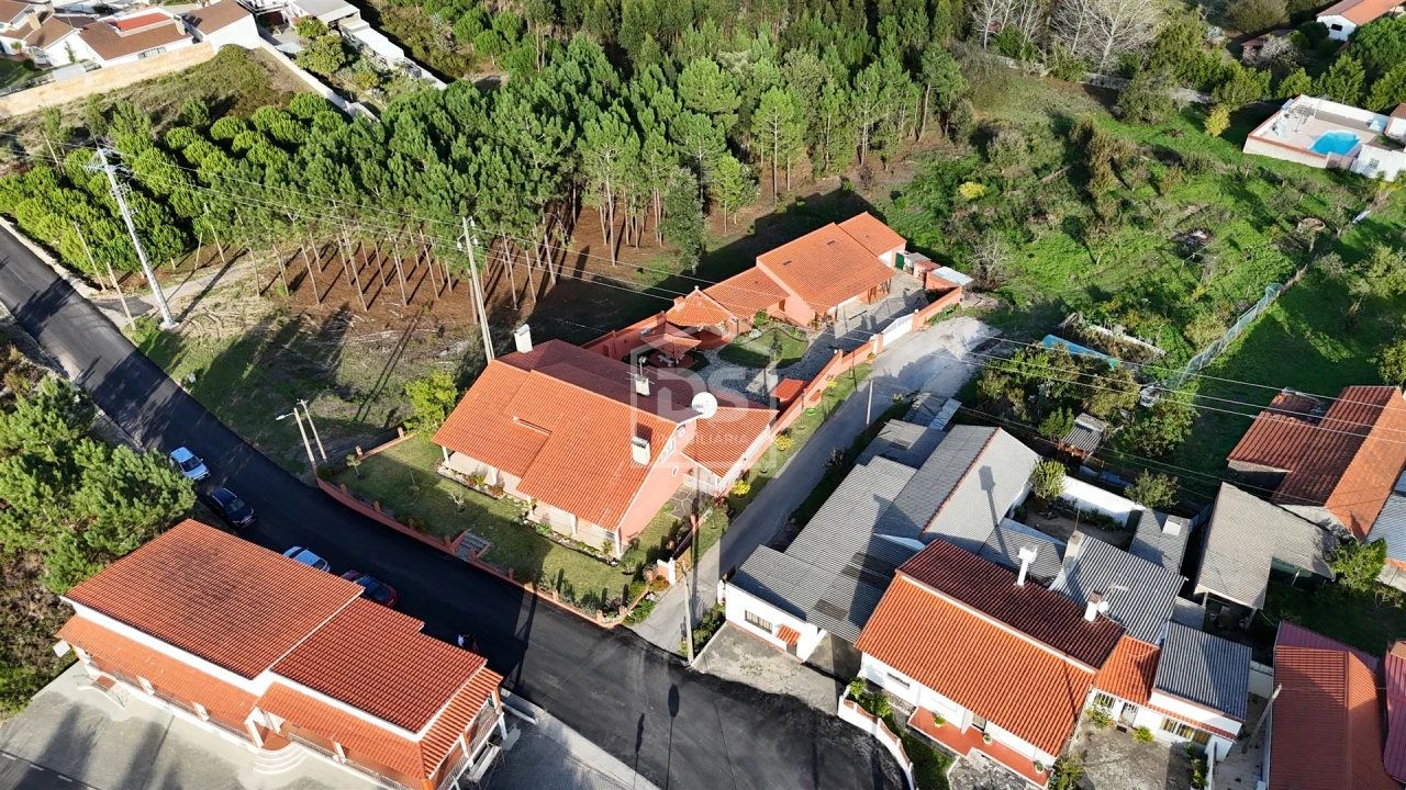 Moradia T4 para Venda em Maceira Foto 46