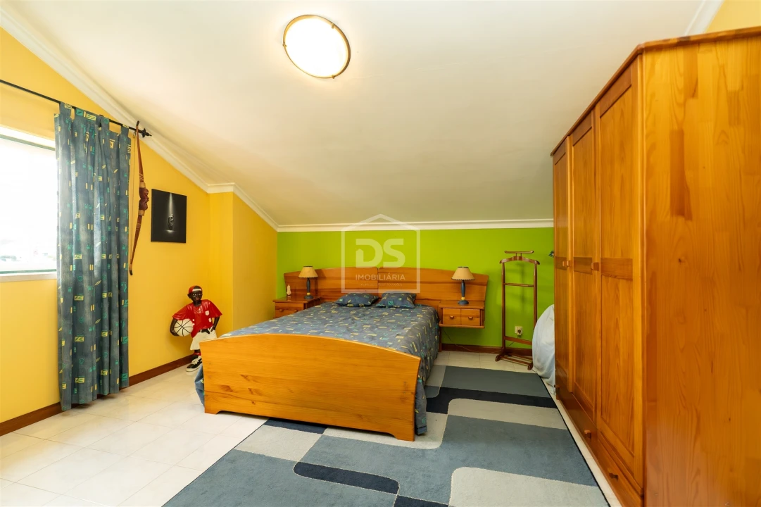 Moradia T4 para Venda em Maceira Foto 19