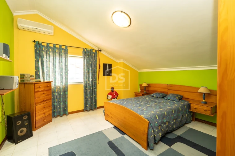 Moradia T4 para Venda em Maceira Foto 18