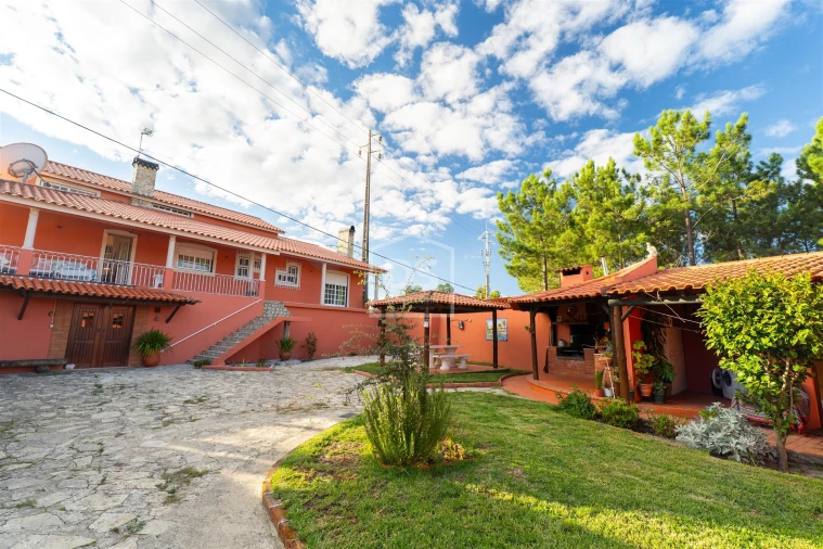 Moradia T4 para Venda em Maceira Foto 2