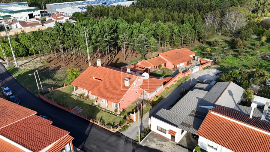 Moradia T4 para Venda em Maceira Foto 48