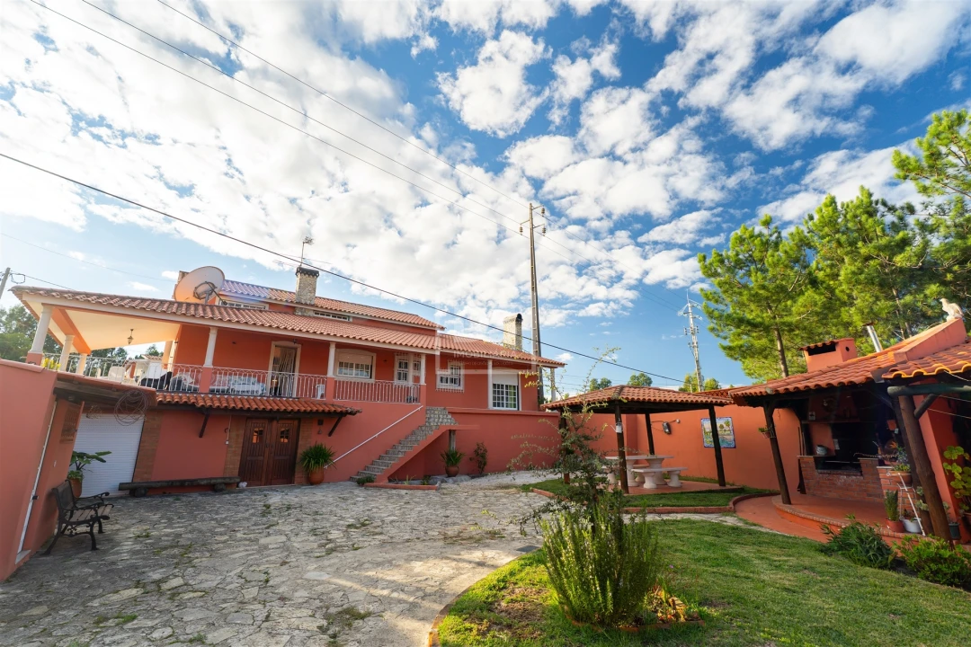 Moradia T4 para Venda em Maceira Foto 3